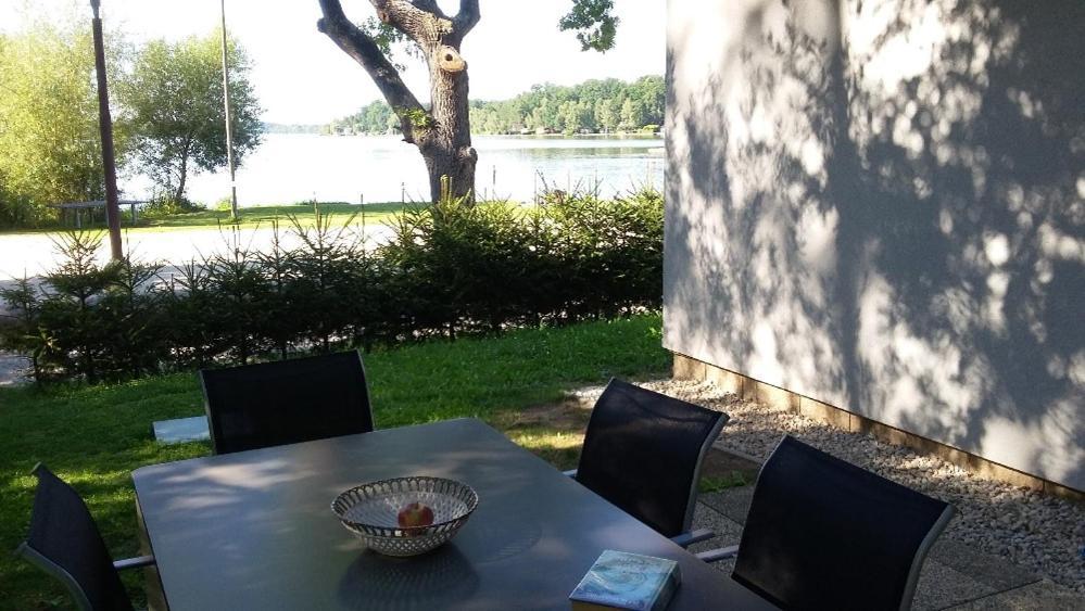 Bezdrev U Hluboke Nad Vltavou Lodge
