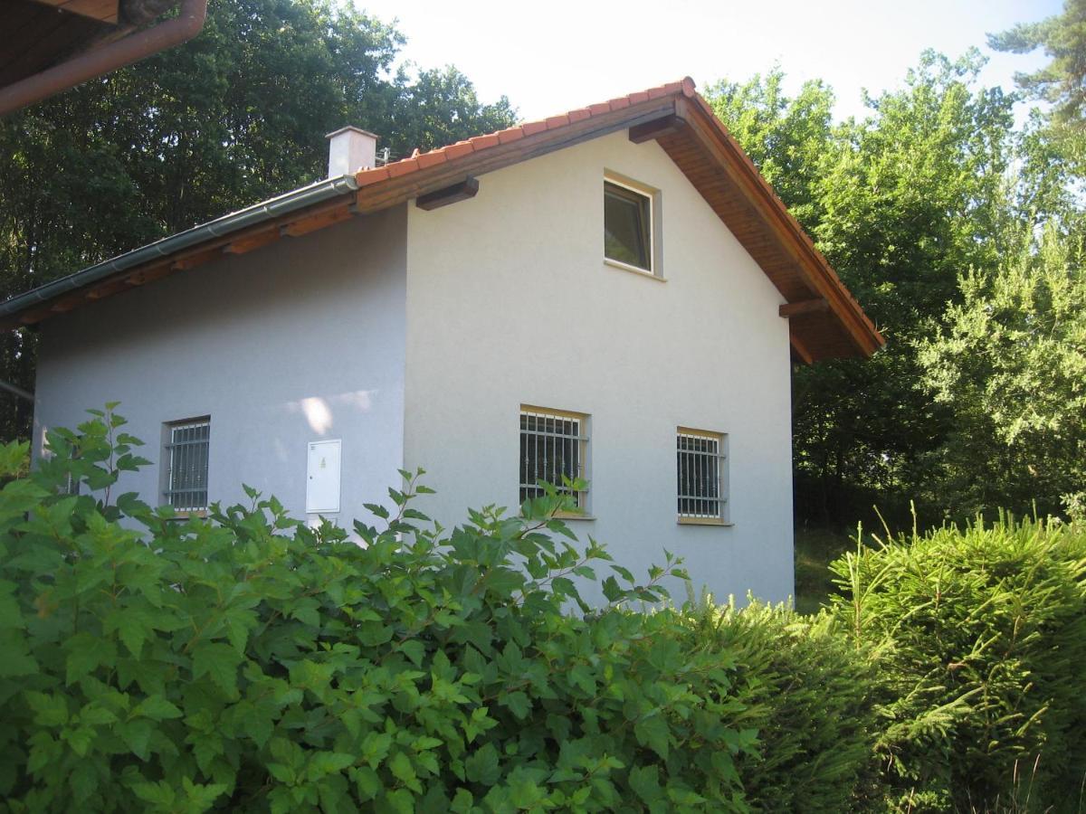 Bezdrev U Hluboke Nad Vltavou Lodge *